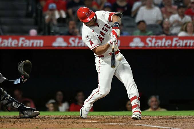 Angels end 7-game slide with 10-1 win over sloppy Yankees behind Grissom and Ureña
