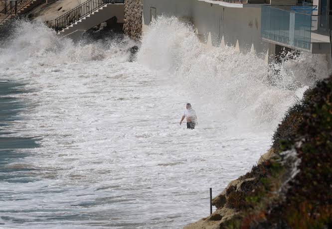 Laguna Beach marine safety advises caution ahead of high surf over Labor Day weekend